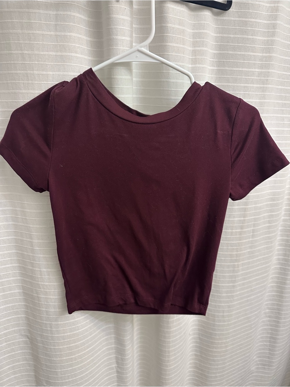 Women’s Short Sleeve Crop Top - Burgundy